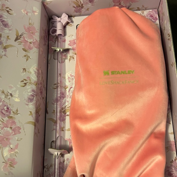 The Stanley X LoveShackFancy Quencher | 40 Oz - Picture 7 of 9